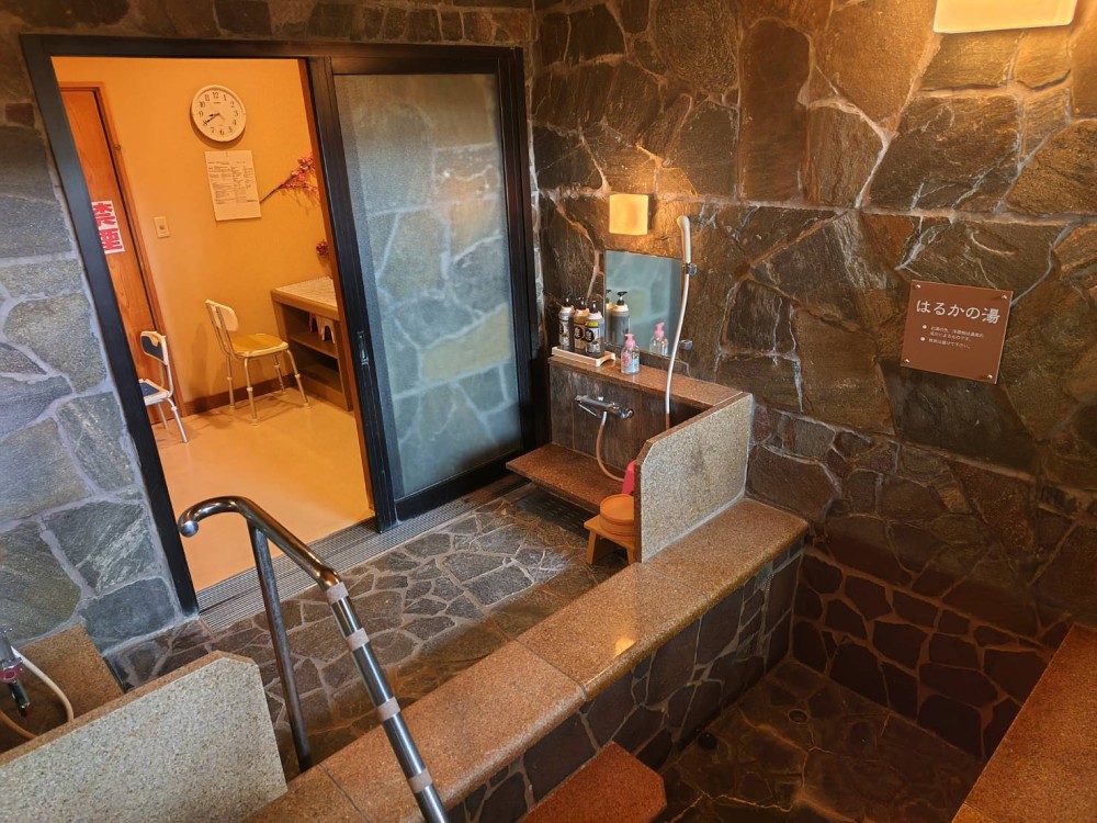 貸切内湯の内装