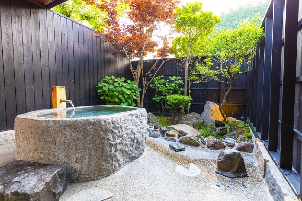 湯亭 上弦の月画像1