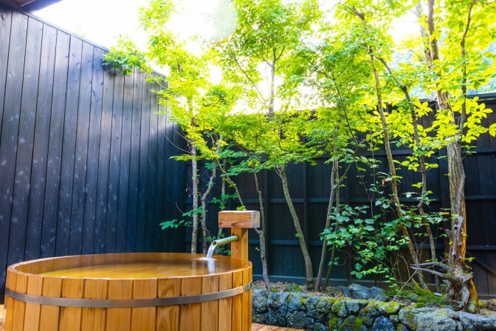 湯亭 上弦の月画像2