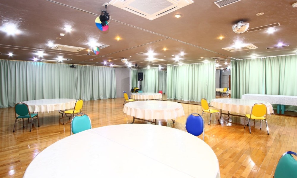 本館の広間の施設画像 - 11