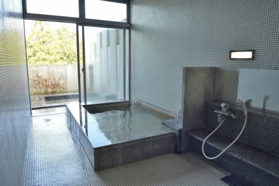 洋風家族風呂　くぬぎのサムネイル画像