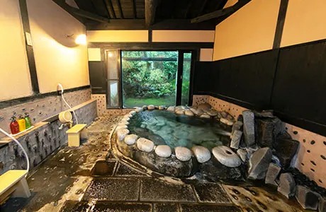 13.山桜（川原丸石）のサムネイル画像