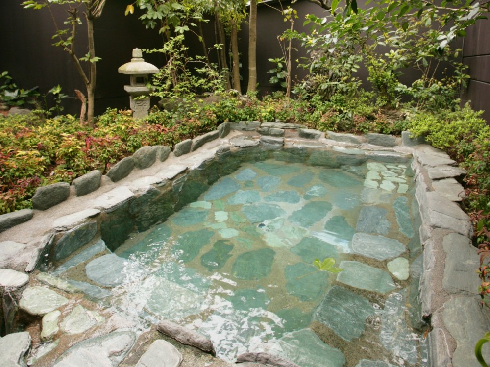 貸切露天風呂のサムネイル画像