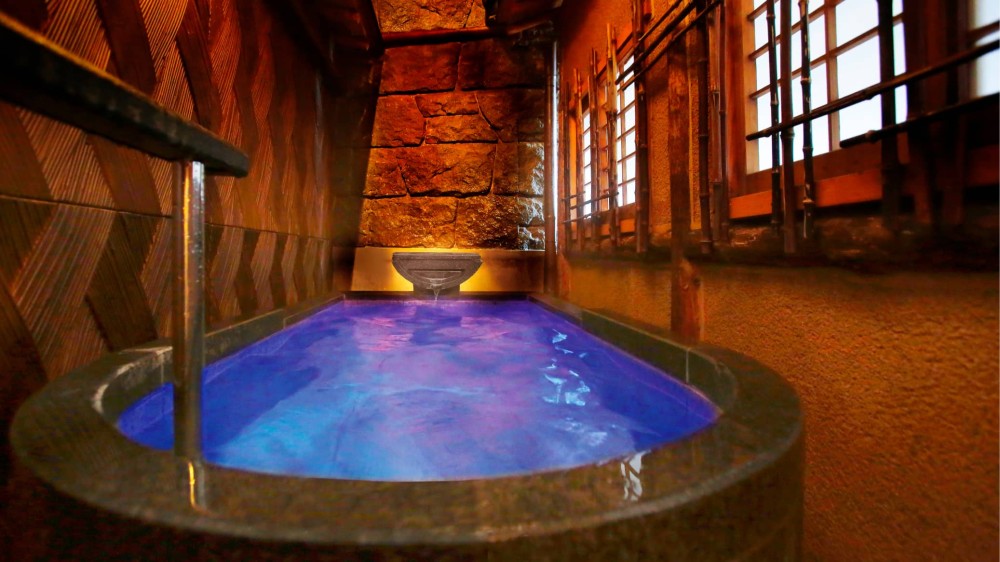 貸切露天風呂〈樹（あかり）〉のサムネイル画像