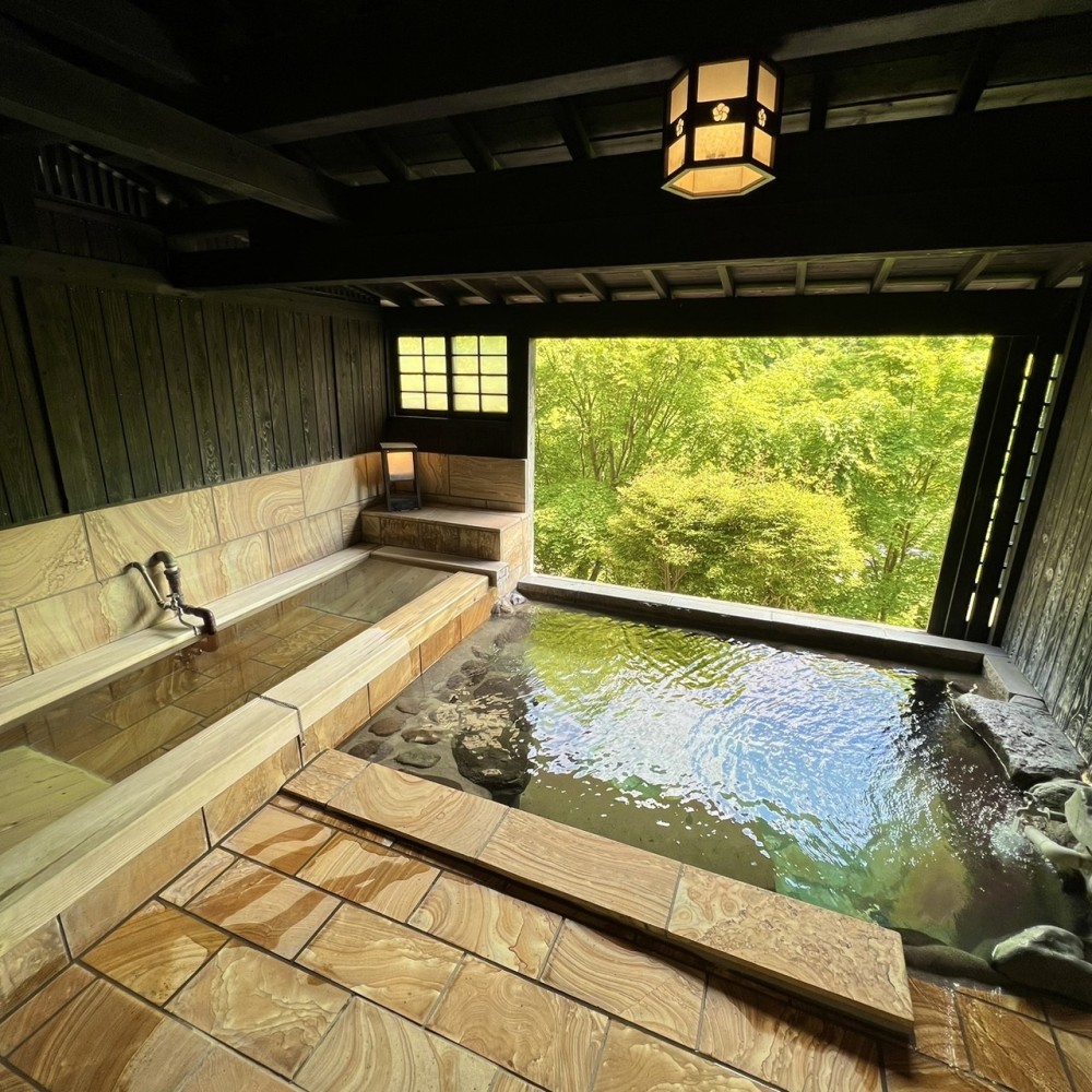 特別室　岩風呂＋ヒノキ寝湯付きのサムネイル画像