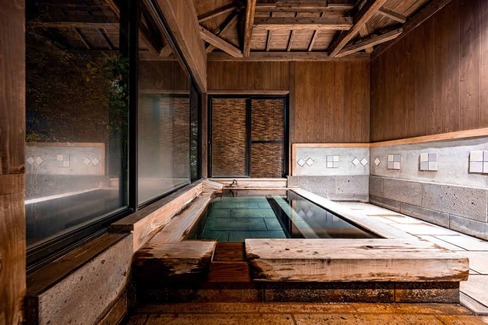 天然かけ流し温泉 ひのき風呂②の施設画像 - 8