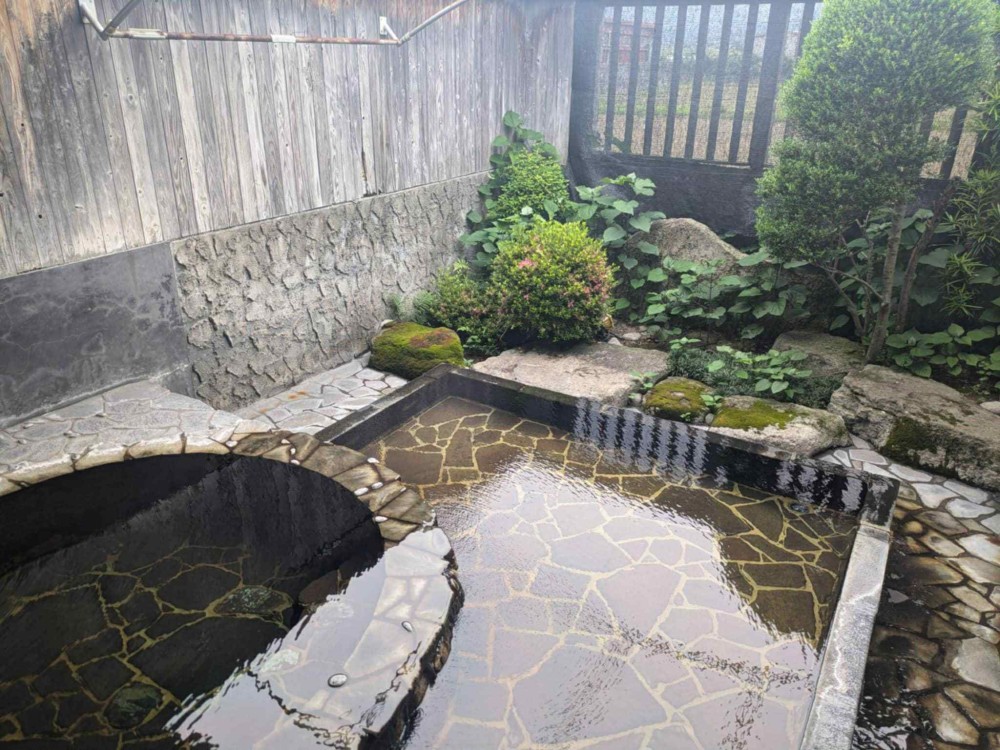 内湯＋露天風呂＋冷泉＋寝湯のサムネイル画像