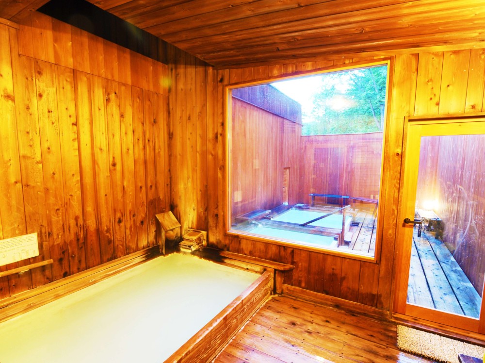 共同男子露天風呂の施設画像 - 12