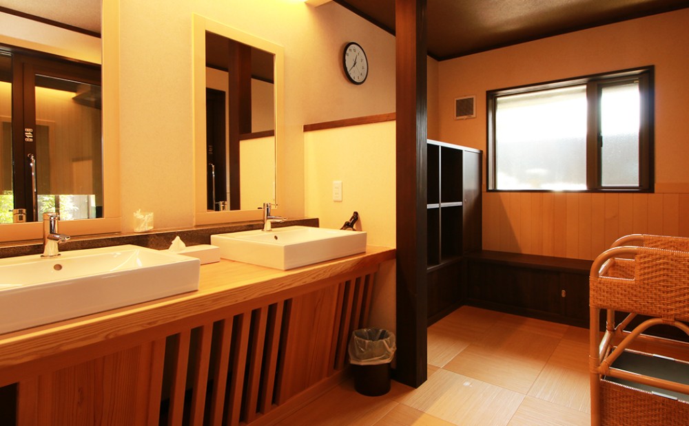 貸切風呂 脱衣所の施設画像 - 4