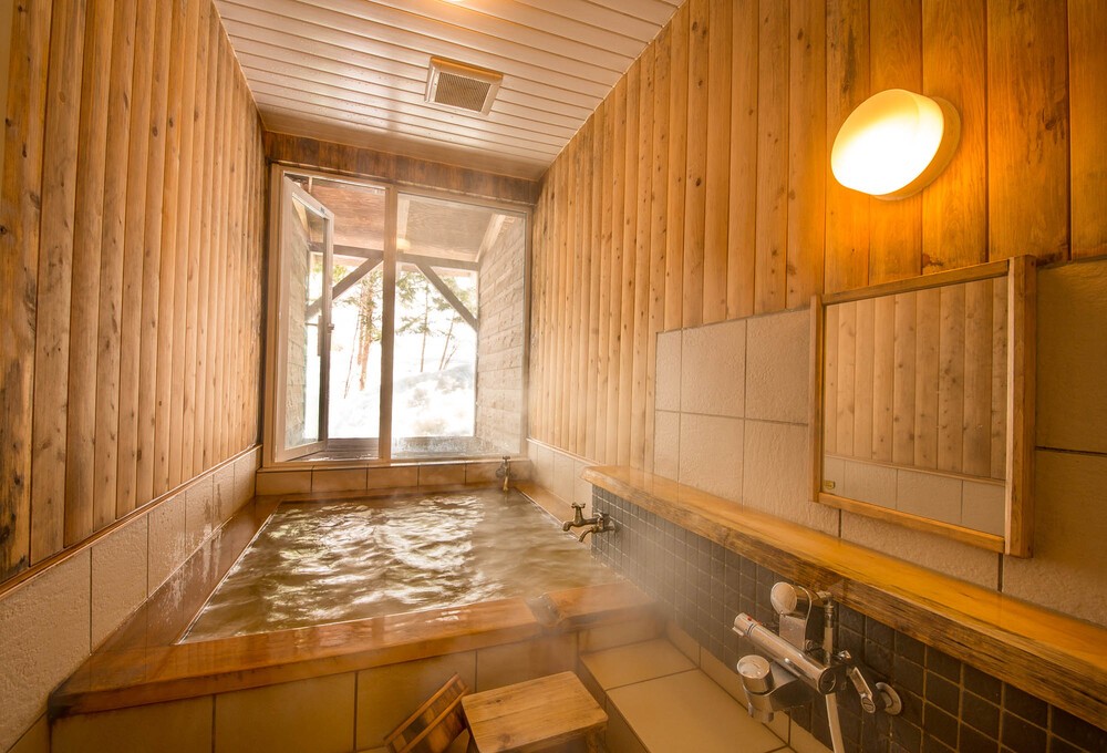 家族の湯(ウカラノユ)のサムネイル画像